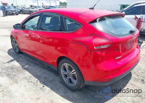2016 Ford Focus Se z USA, uszkodzony, nr VIN 1FADP3KE2GL223985
